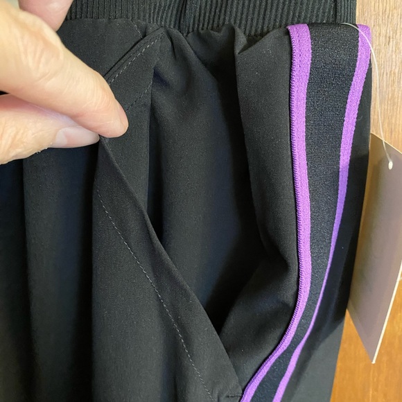 Women’s XL Mid-Rise Xersion black & purple running shorts, NWT - Picture 9 of 11
